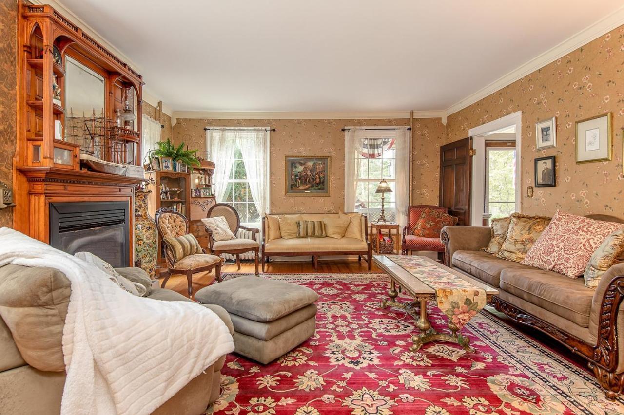 Van Winkle Inn Greenville Экстерьер фото