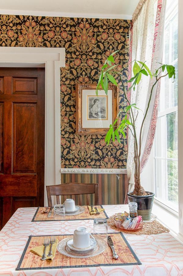 Van Winkle Inn Greenville Экстерьер фото