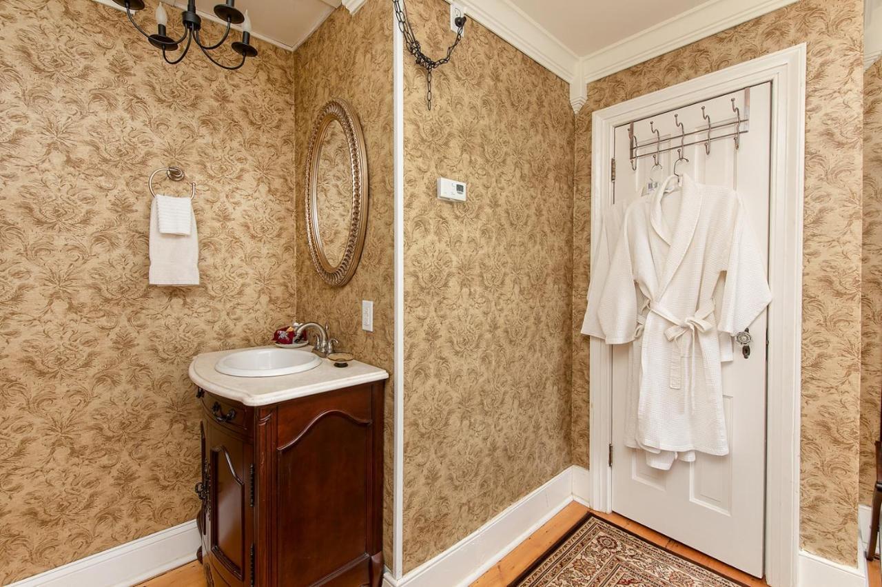 Van Winkle Inn Greenville Экстерьер фото