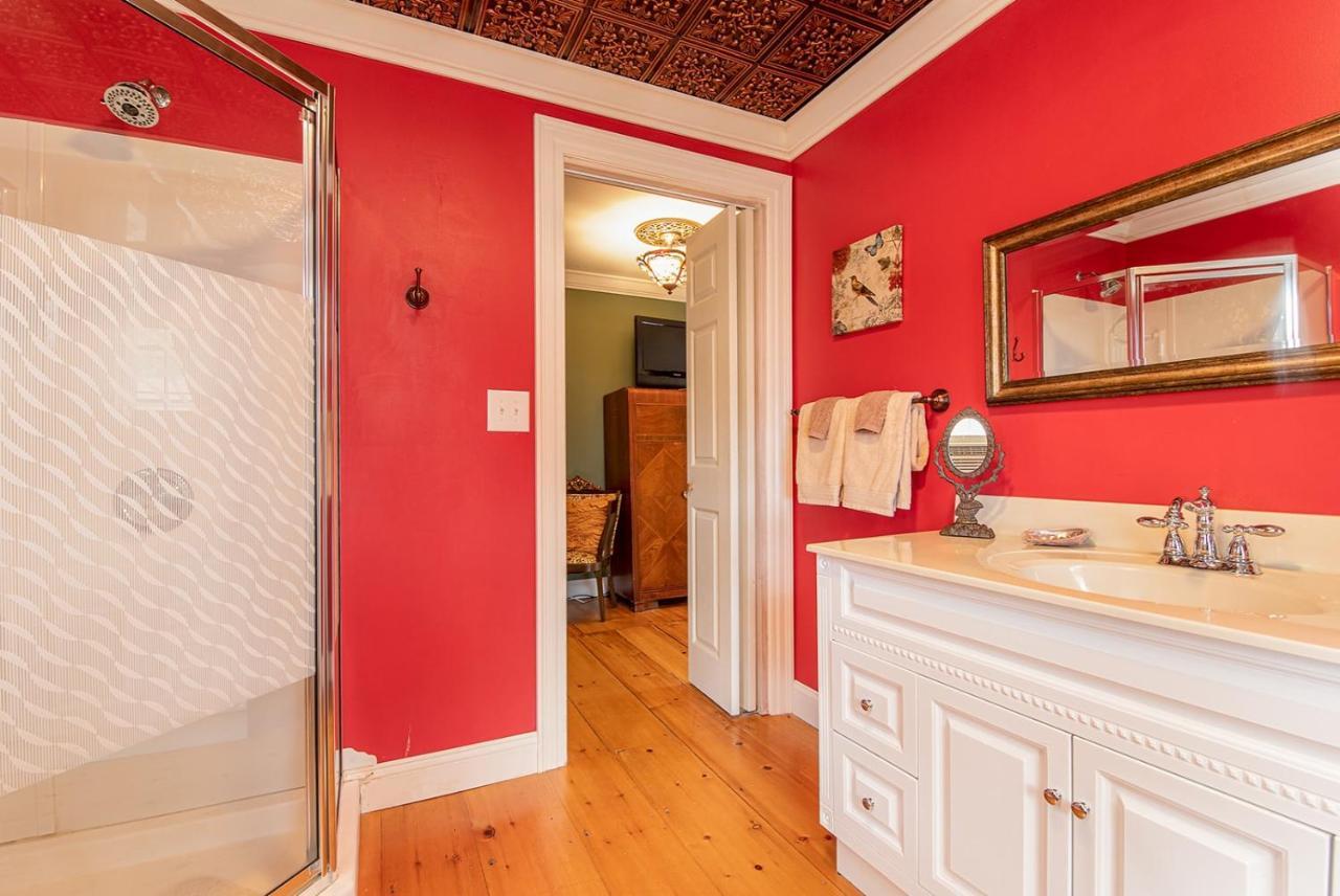 Van Winkle Inn Greenville Экстерьер фото